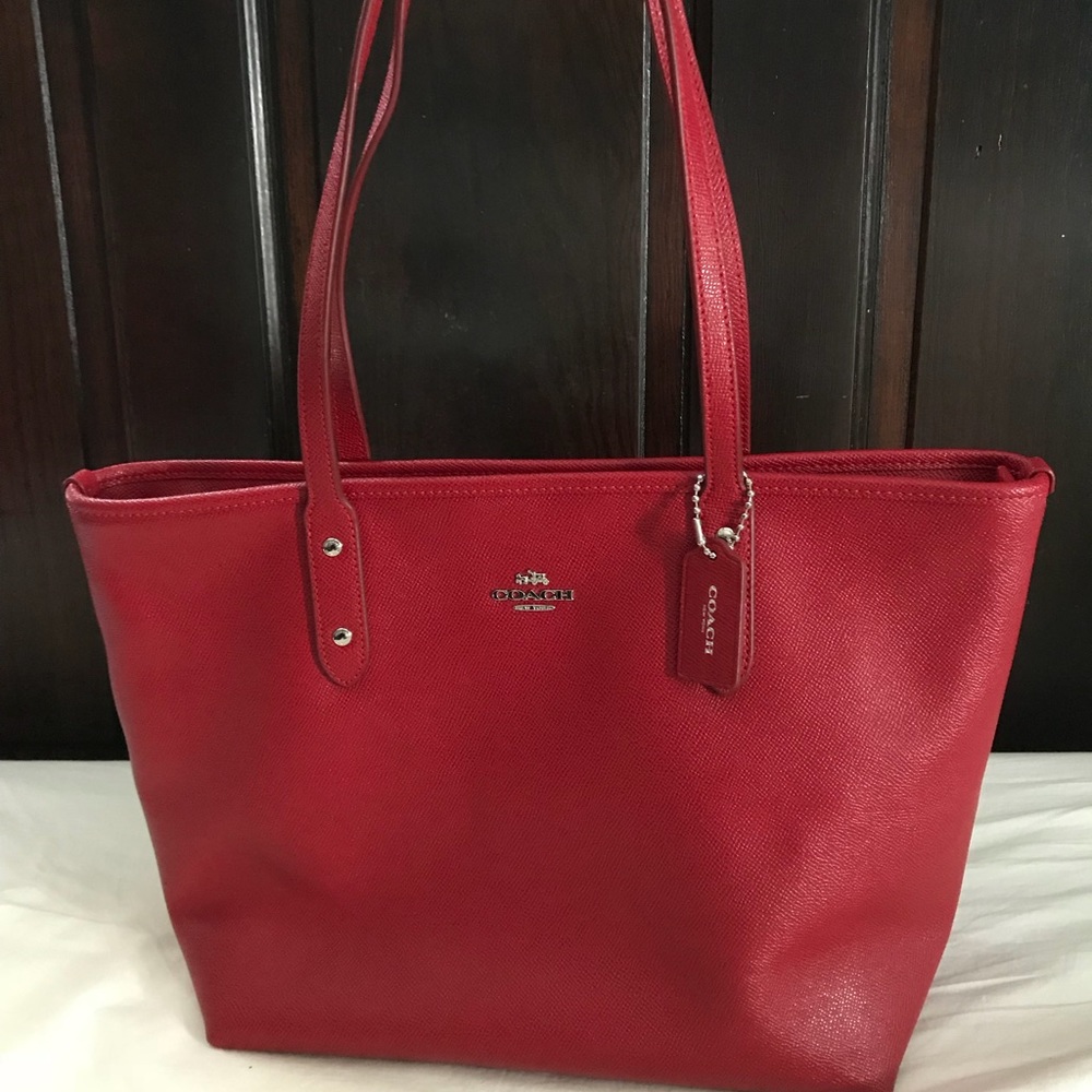 Coach Tote 👜 True Red